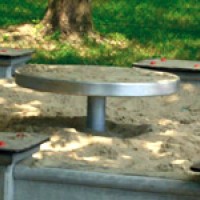 Piaskownica betonowa ze stolikiem na plac zabaw