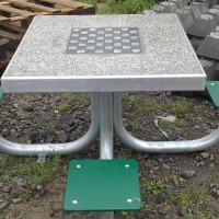 Stolik kwadratowy betonowy  do gry w szachy na plac zabaw