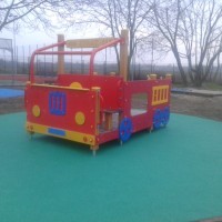 Wóz strażacki na plac zabaw