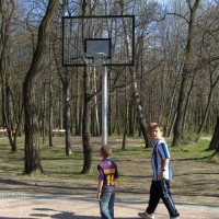 Kosz do gry w koszykówkę - wysięg 1,65m na plac zabaw