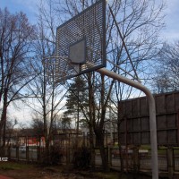 Kosz do gry w koszykówkę - wysięg 1,65m na plac zabaw