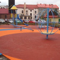 Radosna Szkoła Milówka 2012r. na plac zabaw